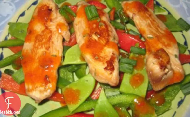 سلطة دجاج على الطريقة التايلاندية