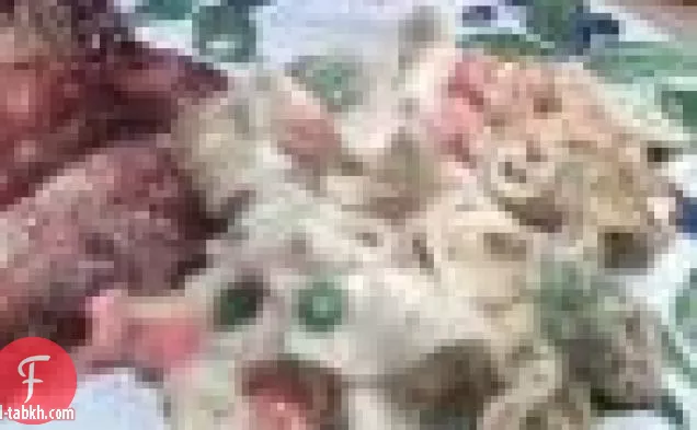 لحم الخنزير المقدد والثوم والبقدونس البازلاء