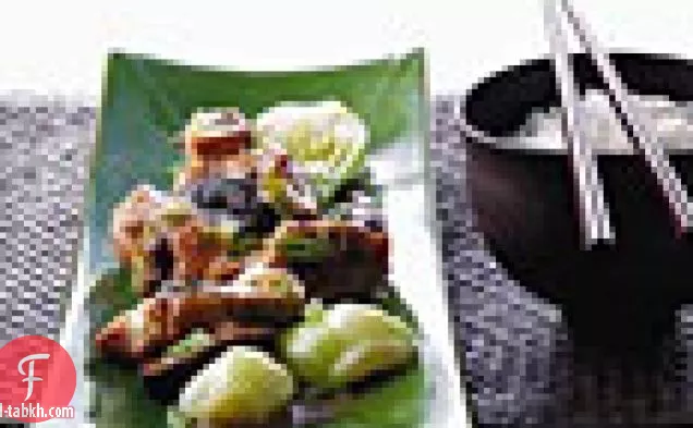 دجاج مطهو على البخار مع الفطر الأسود و بوك تشوي