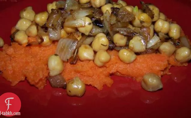 هريس الخضروات الجذرية مع البصل بالكراميل