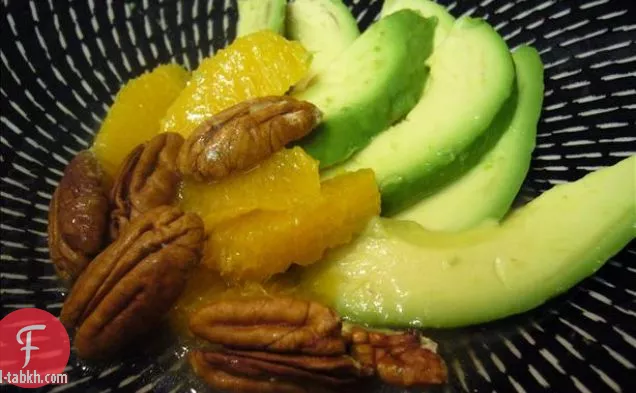 شوربة الأفوكادو المبردة بالزنجبيل والليمون