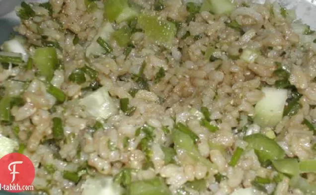 سلطة الأرز البني الحار