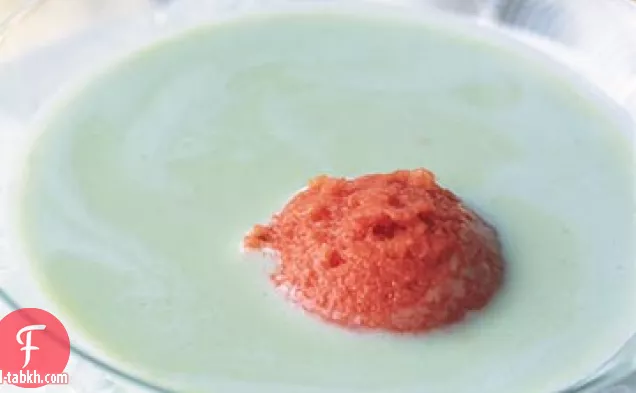 حساء الزبادي والريحان مع ثلج الطماطم