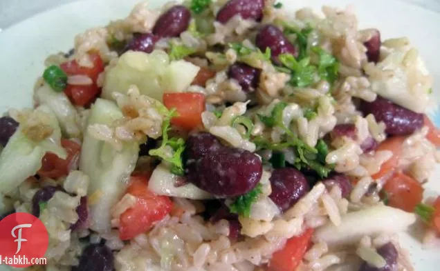 سلطة نودلز سوبا الباردة مع الخيار والشيتاكي