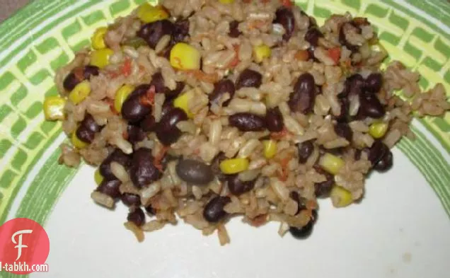 الأرز والفاصوليا السوداء (طباخ الأرز)
