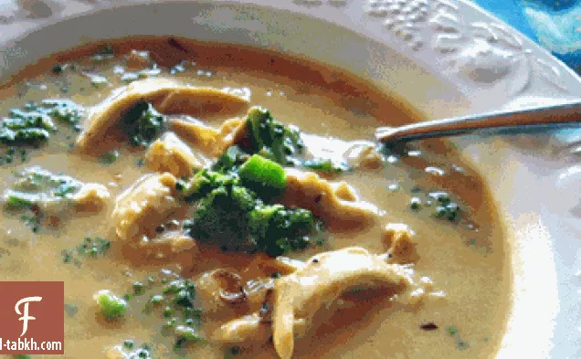 شوربة دجاج بروكلي بالجبن