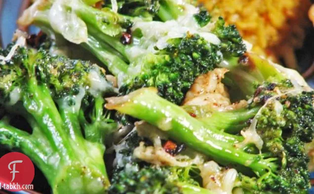 شوربة البروكلي والكراث مع كريمة الليمون والثوم المعمر