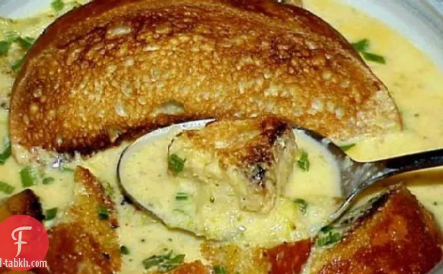 شوربة البروكلي بالجبن الذائب
