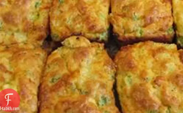 خبز الذرة بالجبن والبروكلي
