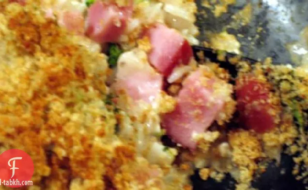 طاجن لحم الخنزير والبروكلي والأرز