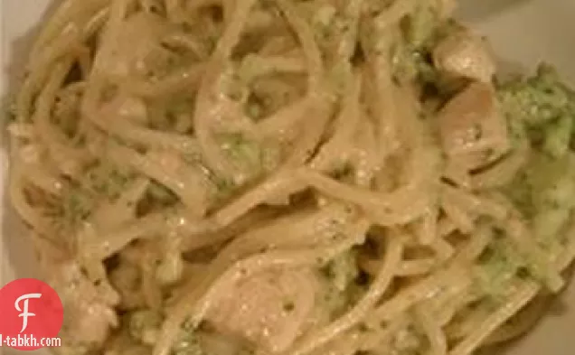 دجاج كريمي مع المعكرونة والبروكلي