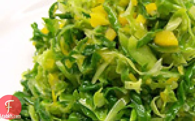 الملفوف الأخضر مطهو ببطء