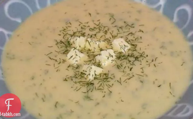 شوربة القرنبيط الكريمية مع الفيتا