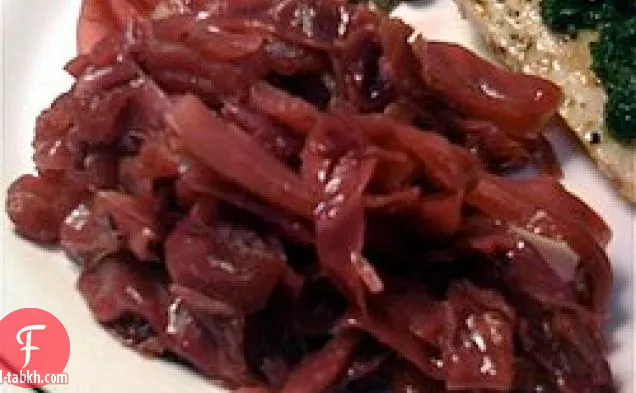صحي ولذيذ: الملفوف الأحمر مع التفاح والعسل
