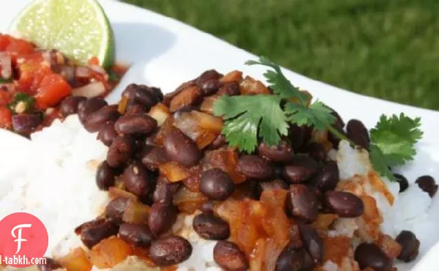الفاصوليا السوداء الكوبية والأرز (سريع)