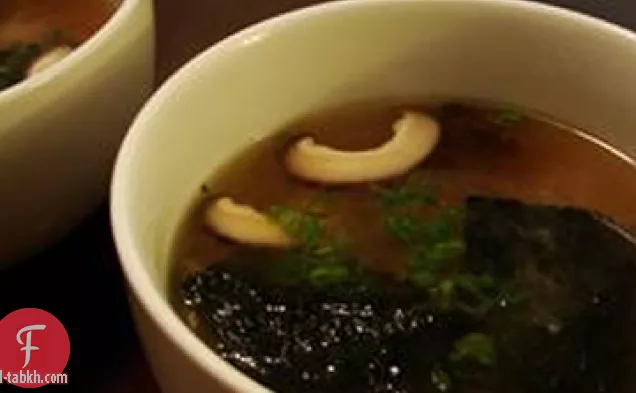 الحساء الياباني مع التوفو والفطر