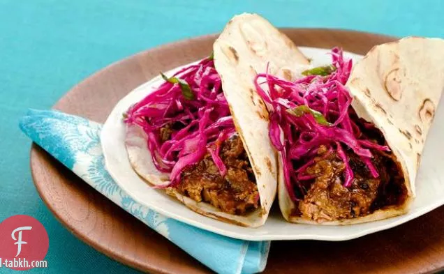 سندويشات التاكو بريسكيت مع الملفوف الأحمر
