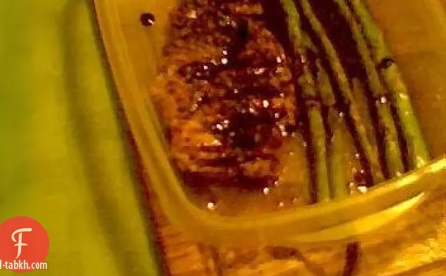 فريتاتا مع الهليون ولحم الخنزير المقدد الكندي والبارميزان