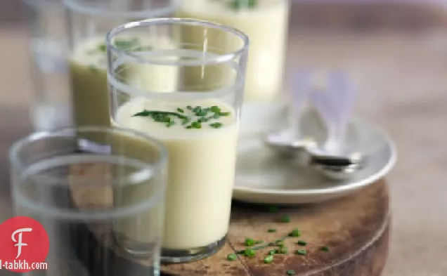 حساء البطاطا الباردة الكراث