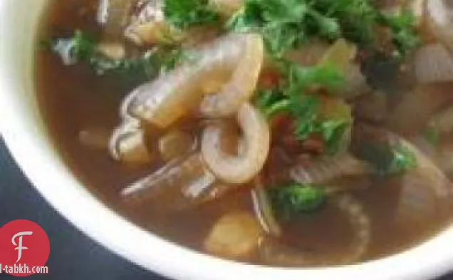 شوربة غنية بالبصل والثوم