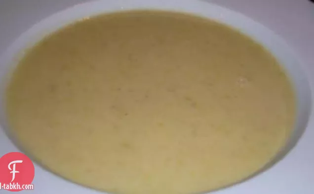 حساء الكراث والبطاطس للأم