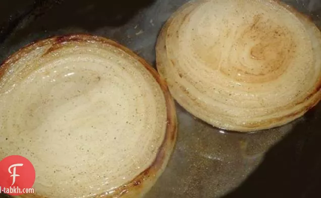 شرائح البصل مطهو ببطء