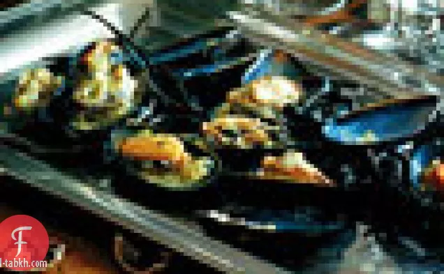 بلح البحر مع صلصة الطرخون والكرفس