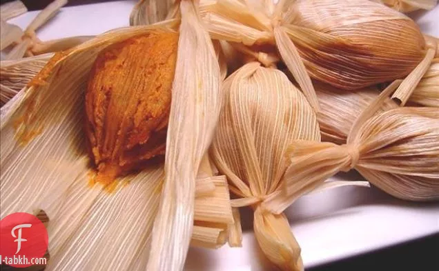 وعاء من الفخار لحم الخنزير المتن مع التفاح والبطاطا الحلوة