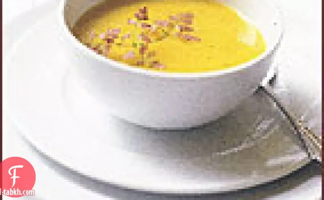 حساء القرع الحريري وجذر الكرفس