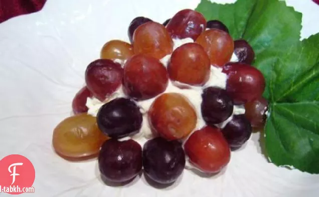 سلطة الكمثرى والعنب