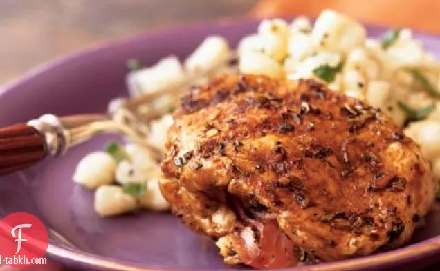 البرقوق المشوي وشرائح لحم الخنزير المحشوة بروسسيوتو