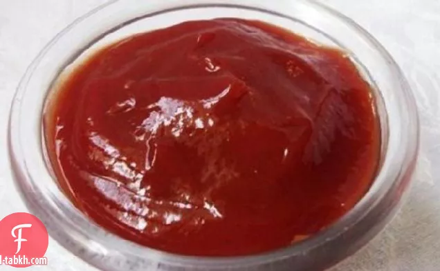 كاتشب الطماطم محلية الصنع