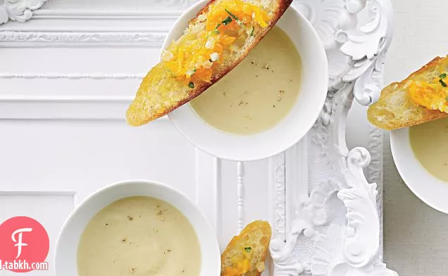 حساء جذر الكرفس مع كليمنتين-نكهة الخبز المحمص