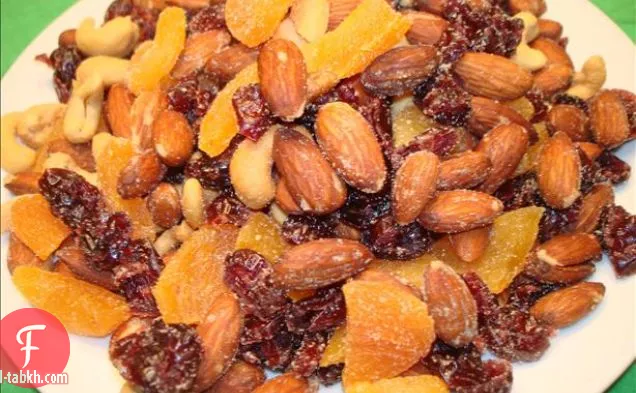 مزيج الفاكهة والجوز وجبة خفيفة