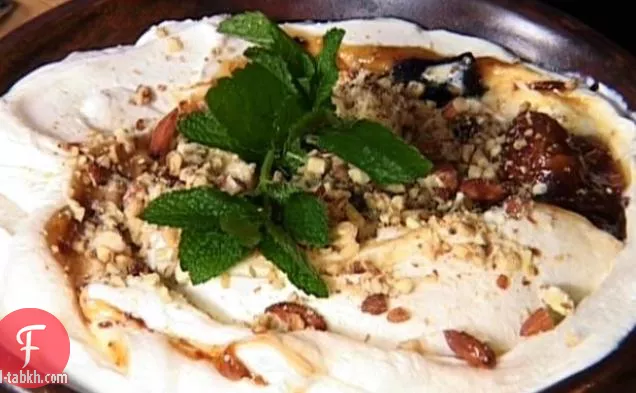 زبادي يوناني مع تين, تاريخ, ودوامة العسل