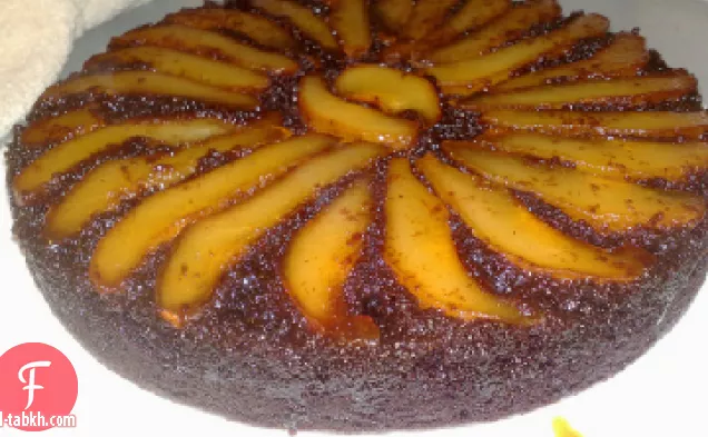 كعكة الزنجبيل والكمثرى رأسا على عقب