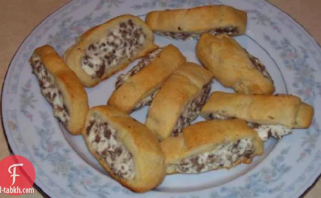 كرواسون الجبن والسجق