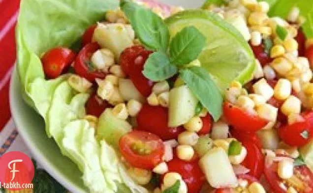 سلطة الذرة والطماطم الكرز
