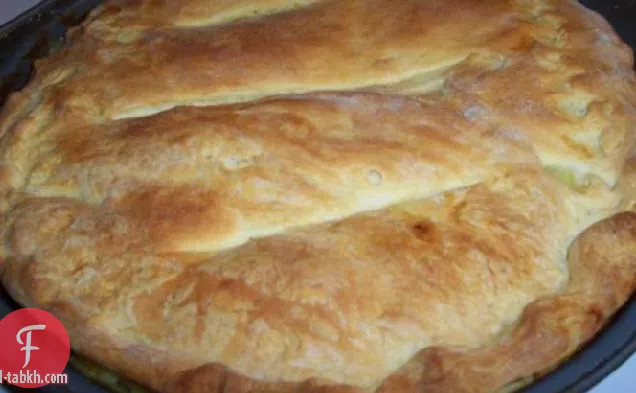 أربعة مكونات فطيرة وعاء الدجاج