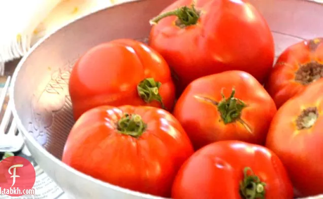 سلطة الريحان والذرة والطماطم