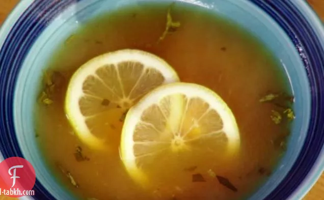 شوربة دجاج بالليمون