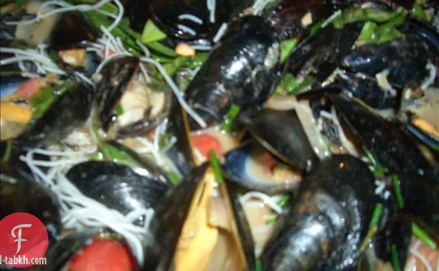 كوز أمبرو (بلح البحر بصلصة الطماطم الإيطالية)