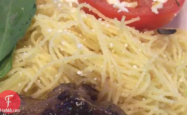 معكرونة بالزبدة البنية مع جبنة يونانية (ميزيثرا) 
