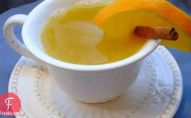 مشروب اللوز البرتقالي الساخن