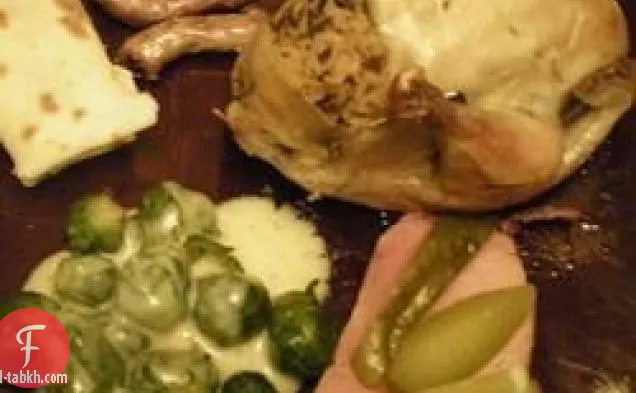 الدجاج لعبة كورنيش مع حشو الأرز