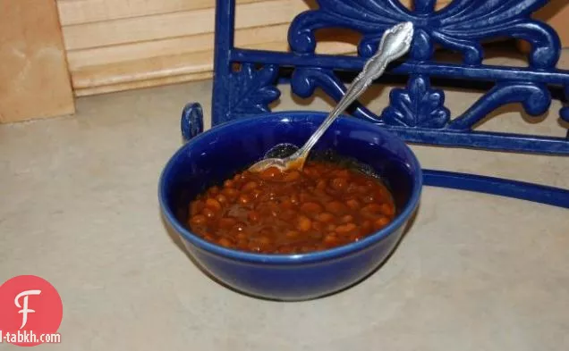 من السهل موقد أعلى الفاصوليا المخبوزة
