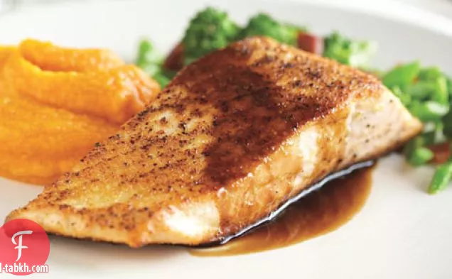 شار القطب الشمالي مع البروكلي الصيني وهريس البطاطا الحلوة