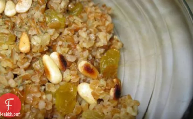 بيلاف البلغار المعطر بالليمون مع الزبيب والصنوبر