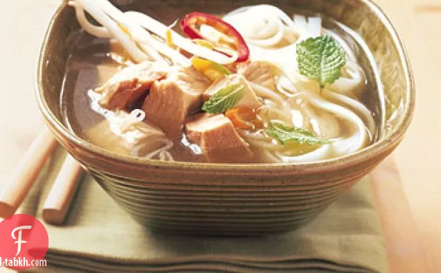 تركيا الآسيوية-حساء المعكرونة مع الزنجبيل والفلفل الحار