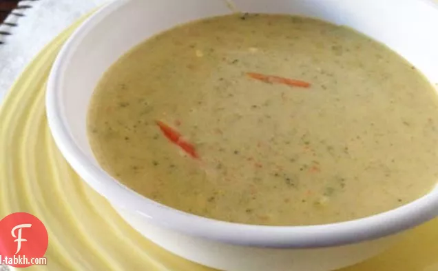 شوربة البروكلي الخالية من الغلوتين